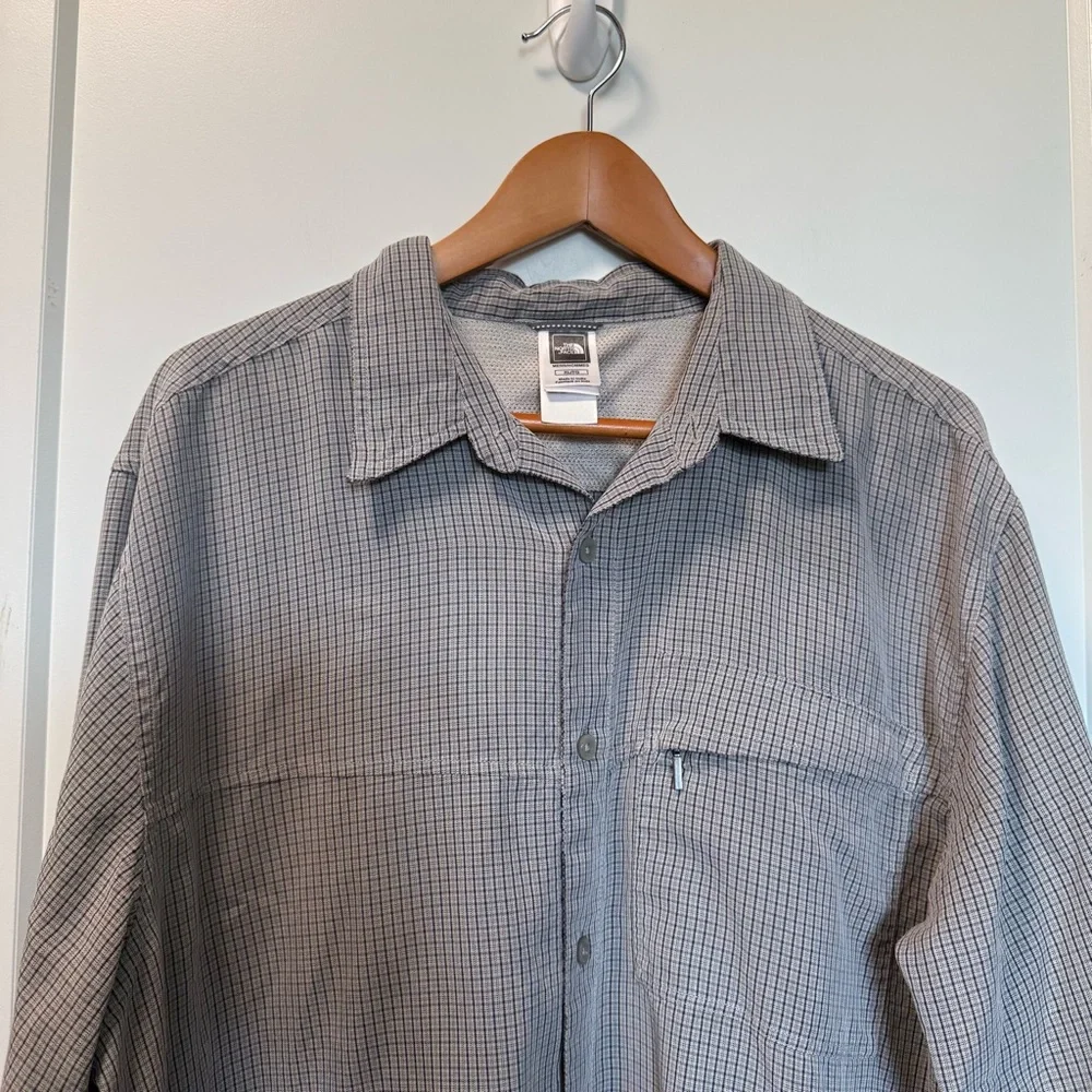 The North Face Men's Long Sleeve Windowpane Plaid Check Button‎ Down Grey Shirt